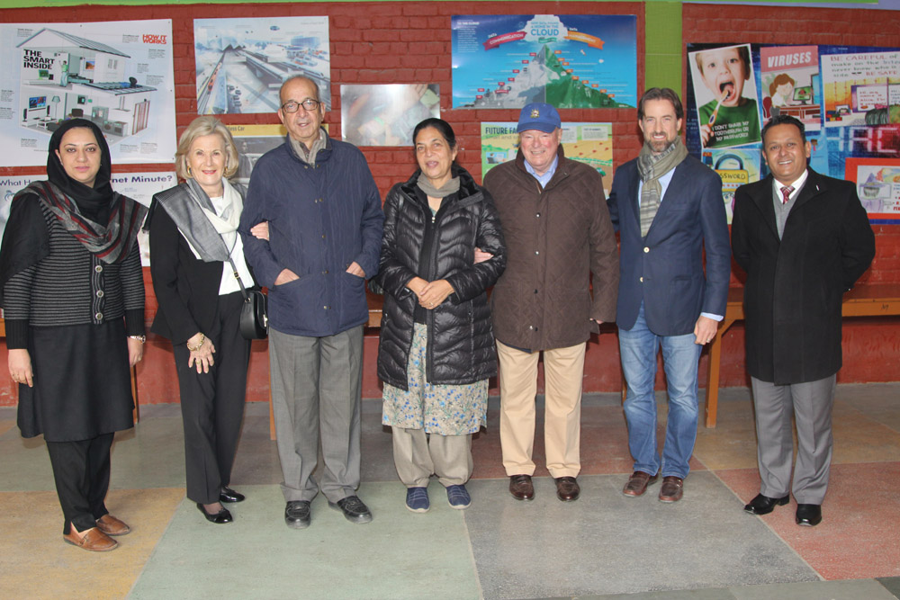 Celebrated US diplomat Ambassador Frank G. Wisner visits school